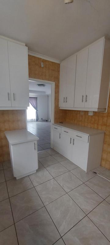 To Let 3 Bedroom Property for Rent in Grassy Park Western Cape